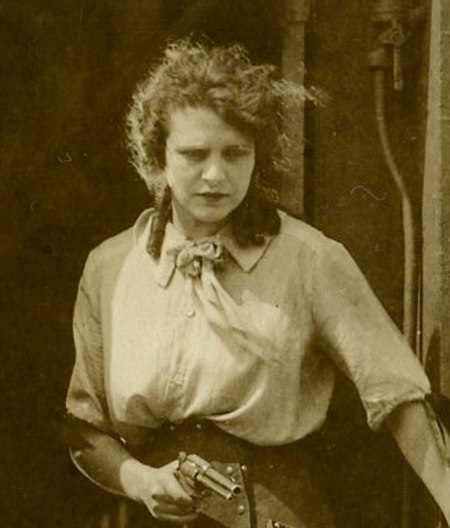 Helengibson1920.jpg