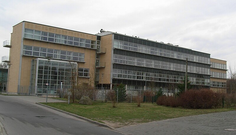 File:Hochschule Neubrandenburg - Haus 3.jpg