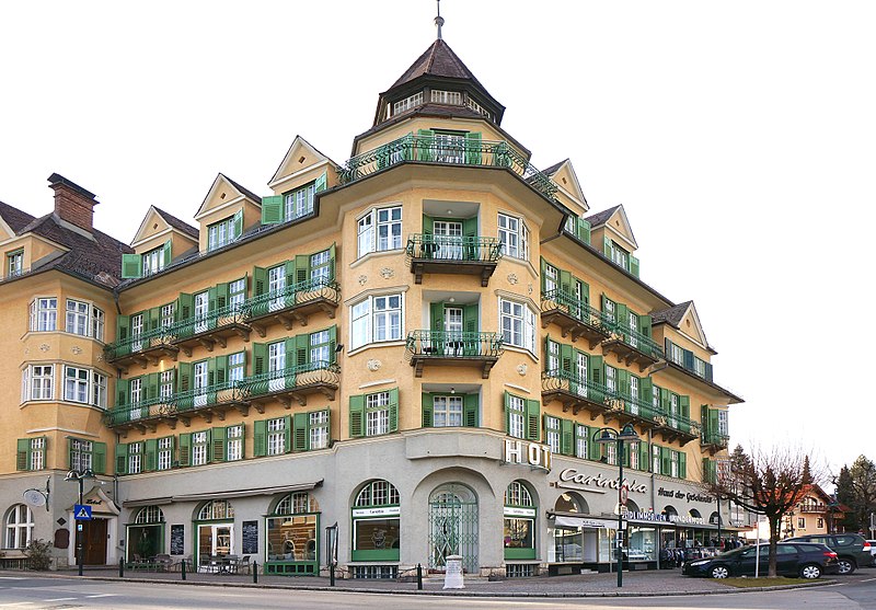 File:Hotel Carinthia, Velden am Wörthersee, Kärnten.jpg