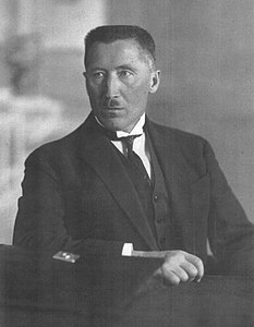 Hugo Celmiņš 1930s.jpg