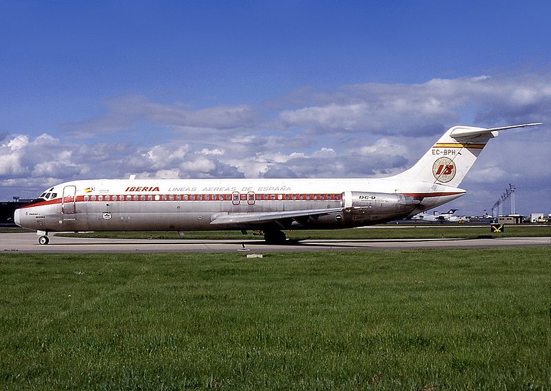 File:Iberia McDonnell Douglas DC-9-32.jpg