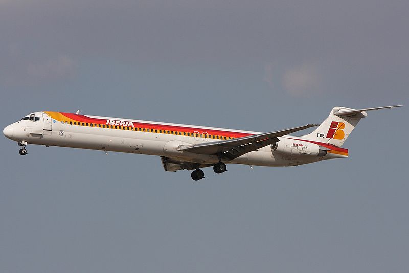 File:Iberia McDonnell Douglas MD-88.jpg