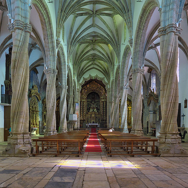 Church interior, built in Manueline late-gothic style.