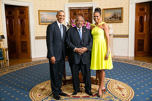 Ismail Omar Guelleh with Obamas 2014.jpg