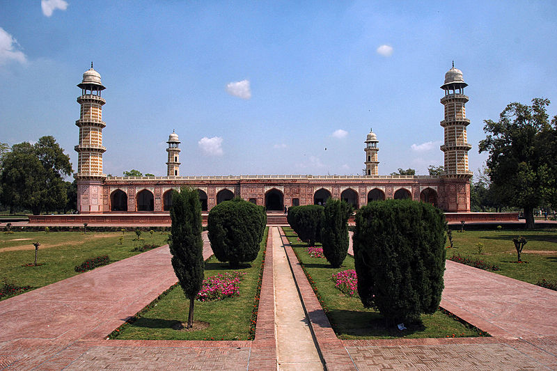 File:Jahangir Tomb - 1.jpg