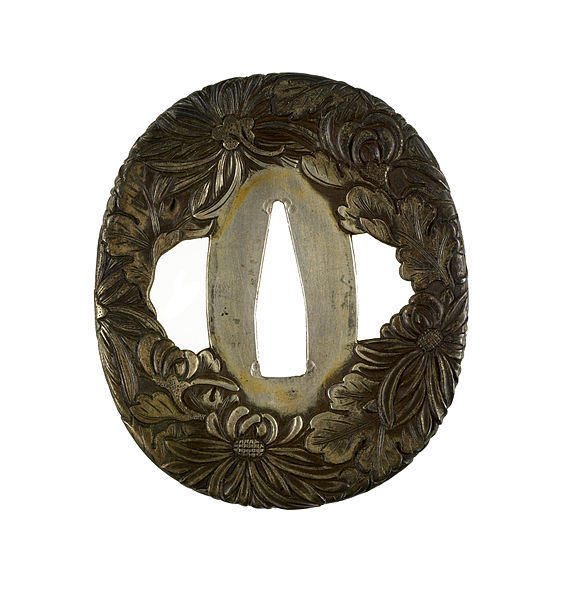 File:Japanese - Tsuba with Chrysanthemums - Walters 5112102.jpg