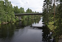 La ekspeda vojo iras de Rikkavesi tra Kaavinkoski-kanalo Kaavinjärvi.