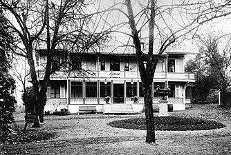 Entrésidan, fasad mot öster, 1907.