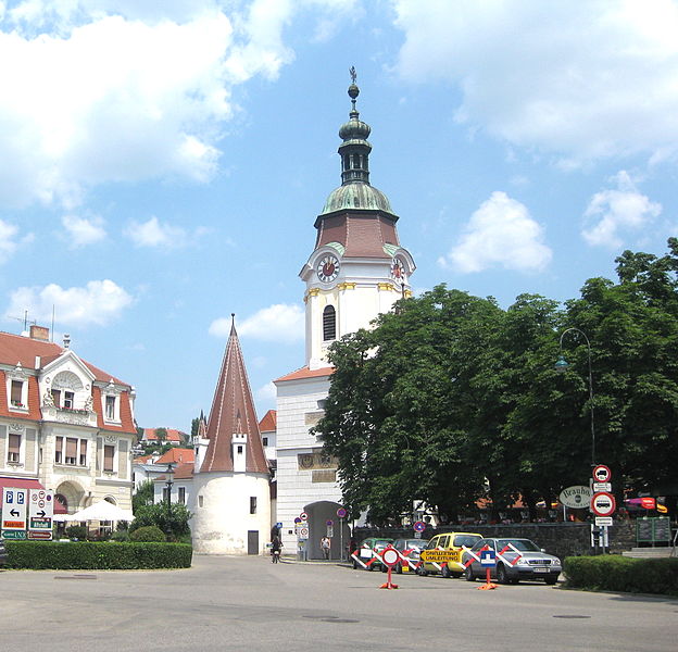 File:Krems Steinertor.JPG