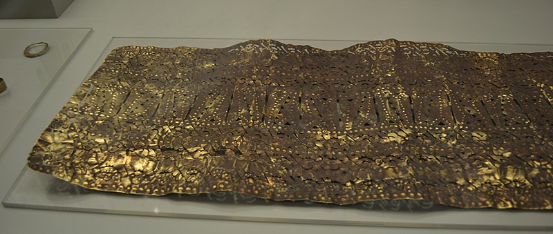 File:Lámina de oro Chimú. 1470-1533 d. C. Museo de América 02.jpg