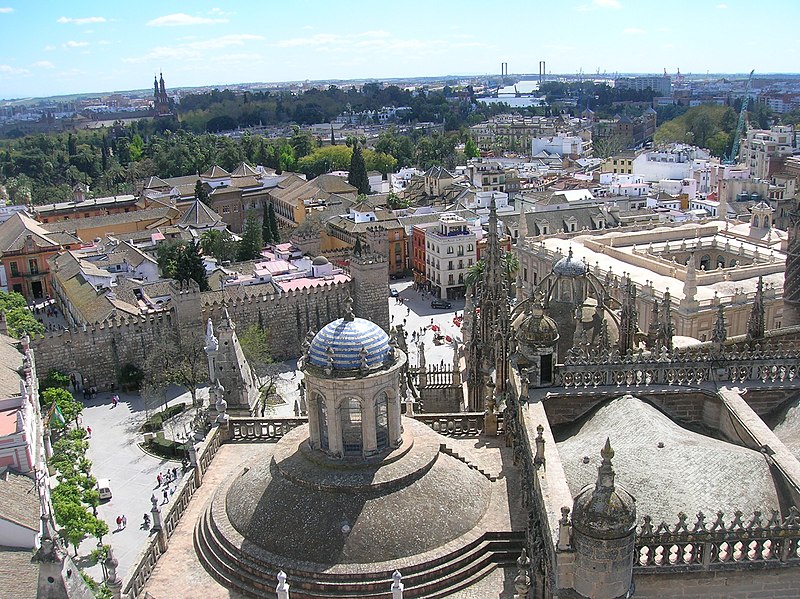 File:La Cattedrale, vista dalla Giralda - panoramio.jpg