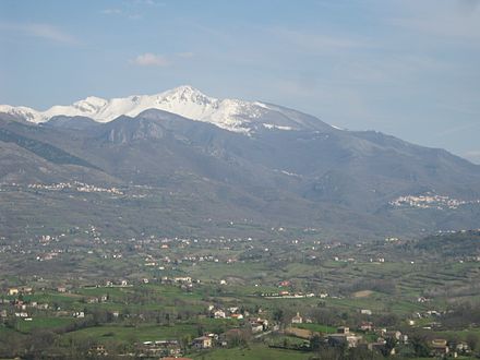 La Meta covered with snow (march) La Meta da Alvito.jpg