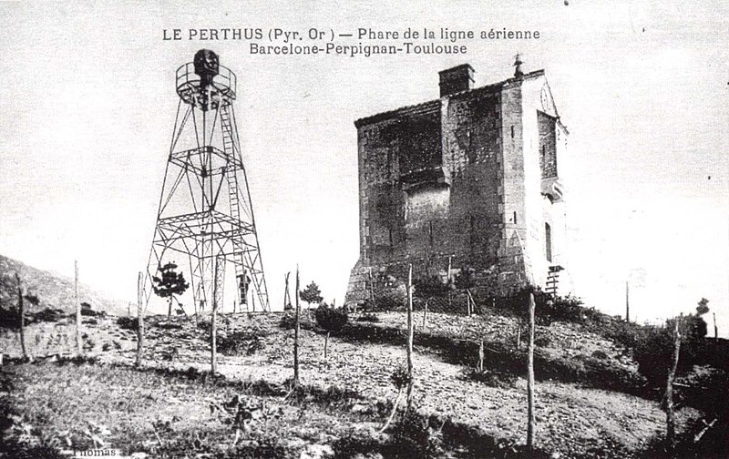 File:Le Perthus - Phare aérien et redoute.jpg