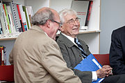 English: Historian Jean-Paul Lehners and Arno J. Mayer during a break at the Luxembourg Institute for European and International Studies conference Arno J. Mayer – Critical Junctures in Modern History, 10-11 May 2013, Casino Luxembourg.