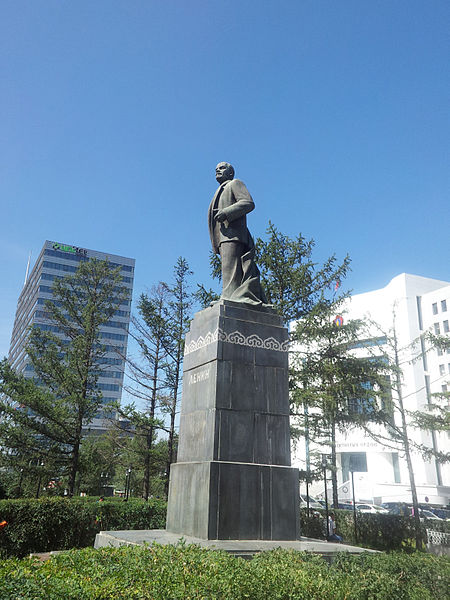 File:Lenin Ulaanbaatar Hotel.jpg