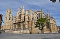 Leon Cathedral - Before the crowds - panoramio.jpg