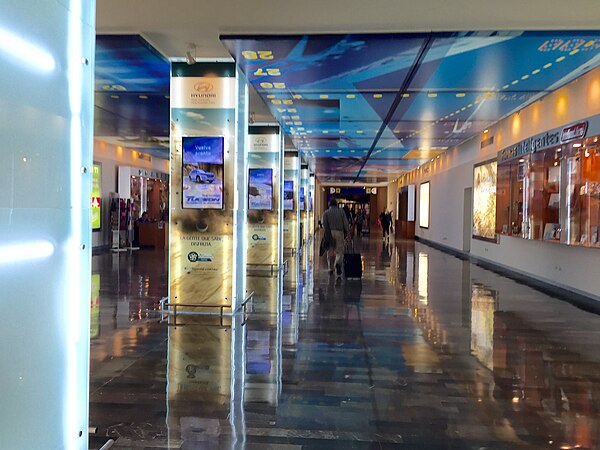 Underground corridor connecting the satellite building at Terminal A