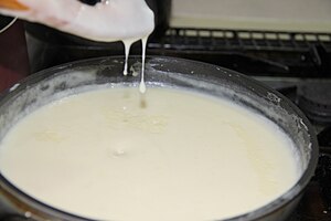 Making White sauce 5.jpg