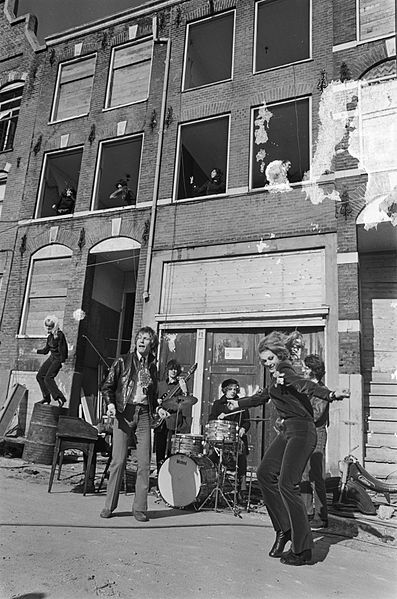 Manfred Mann & The Beatgirls on the Dutch TV programme Moef Ga Ga on 22 March 1968