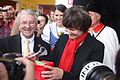 Die Schweizer Bundespräsidentin Micheline Calmy-Rey taufte den neuen rotfleischigen Apfel «Redlove Odysso» auf der OLMA 2011.