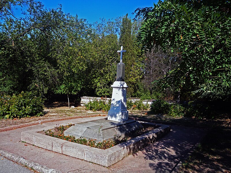 File:Monument to fallen French and Russian soldiers August 27 1855.jpg