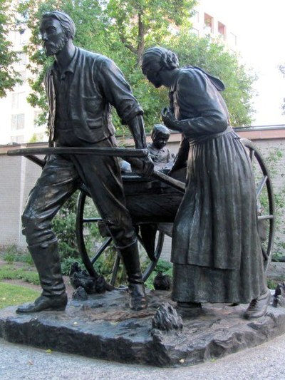 A statue commemorating the Mormon handcart pioneers