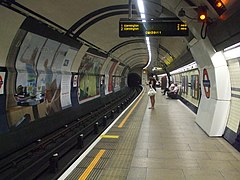 Mornington Crescent stn southbound look south.JPG