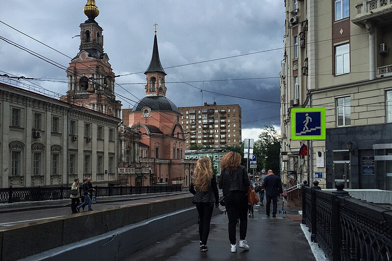 File:Moscow, Novaya Basmannaya Street bridge over railroad (31308058872).jpg