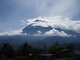 Vue de la montagne depuis Poring[fr]