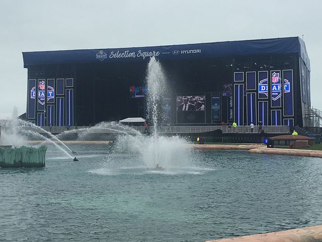 "Selection Square" at Grant Park's Buckingham Fountain.