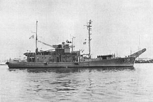 USS Butternut (AN-9) in 1965