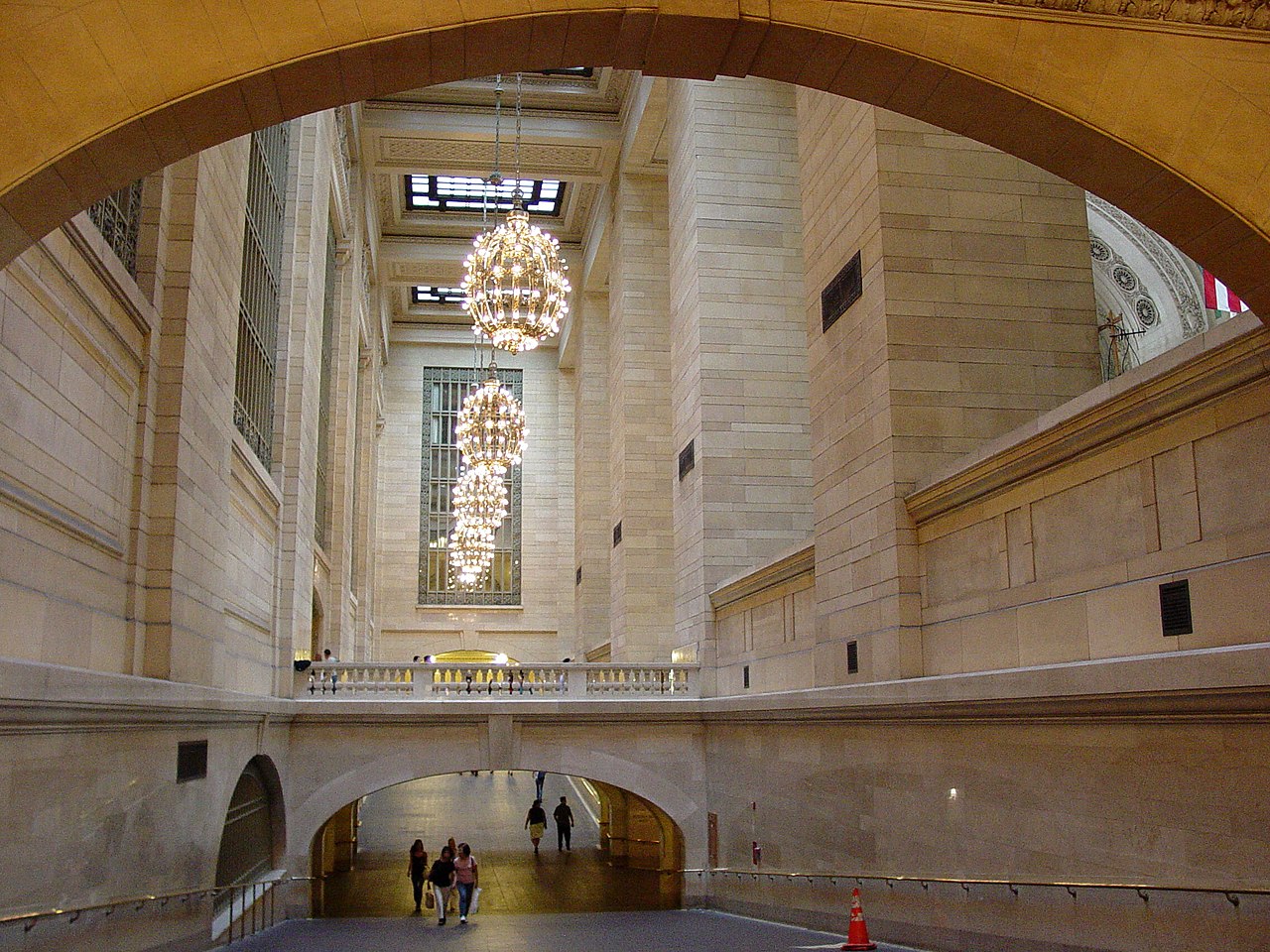 File:Grand Central Parkway - New York (4295767815).jpg - Wikimedia