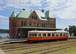 Stationshuset från väster.