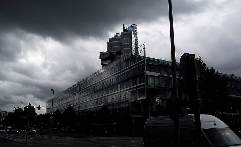 File:Norddeutsche Landesbank (Nord LB) Hannover dark sky 02.jpg