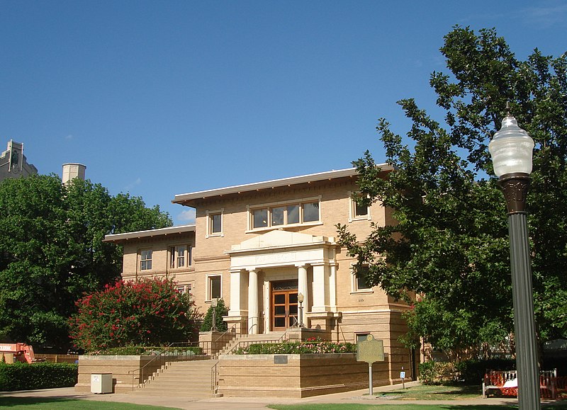 File:Norman, OK USA - University of Oklahoma, Carnegie Bldg - panoramio (1).jpg