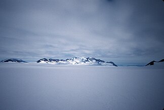 Blick von den Creswick Peaks nach Osten zum Orion-Massiv