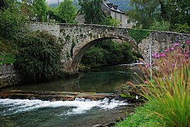 Le Pont d'Ourjout sur le Lez à Bordes-Uchentein.