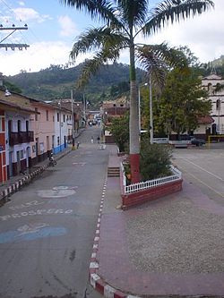 PARQUE PRINCIPAL CABRERA.jpg