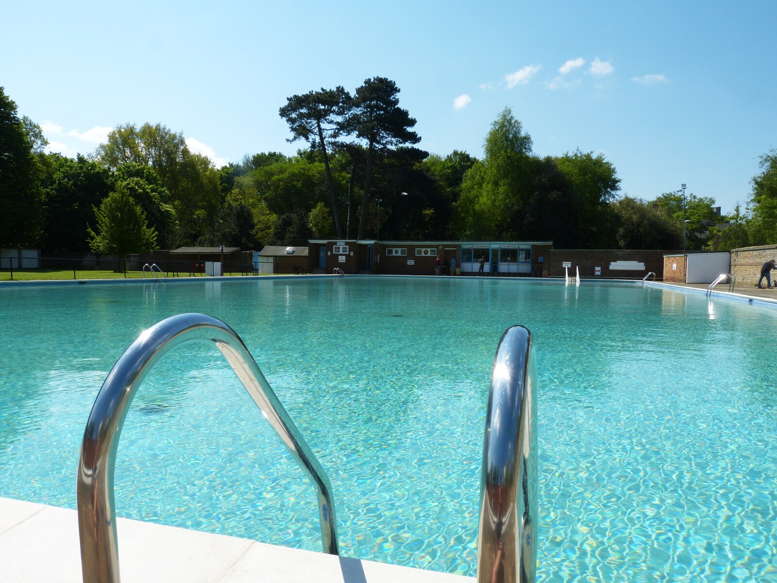 Public swimming pool. Dasmia бассейн. Լողավազան Pool. Fun Pool в East Sussex фото. Lewis Pool.