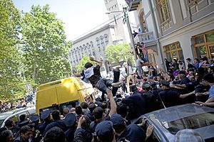 Protesty w Tbilisi, Gruzja, 2013-05-17.jpg