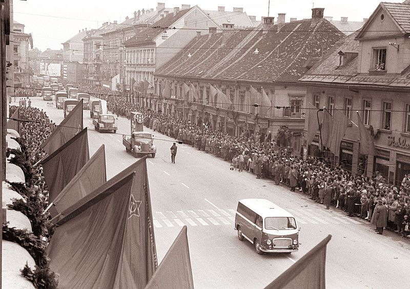 File:Prvomajski sprevod v Ljubljani 1960 (6).jpg