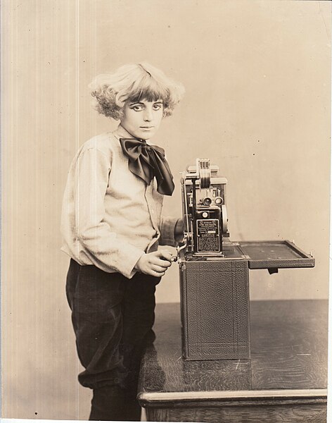 1912 publicity photo for the Edison Home Projecting Kinetoscope