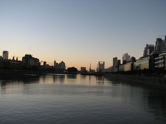 Puerto Madero, Buenos Aires By Dwaszuk (Own work) [CC BY-SA 4.0 (https://creativecommons.org/licenses/by-sa/4.0)], via Wikimedia Commons