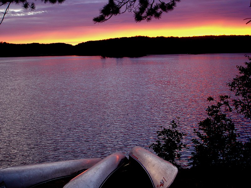 File:Quetico canoes sunset 7-23-05.JPG