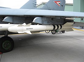 Modelo de tamanho de massa B-72 no caça MiG-29