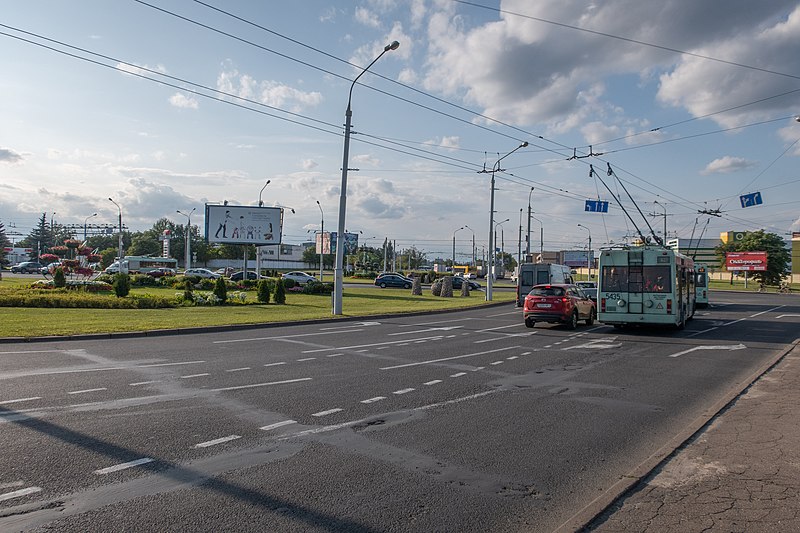 File:Radyjalnaja street (Minsk, Belarus) p04.jpg