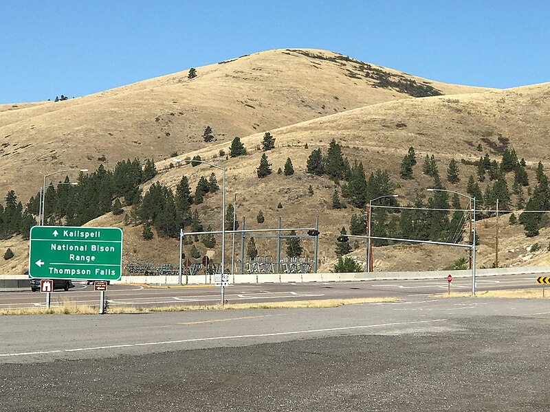 File:Road sign at junction of US Route 93 and Montana Highway 200 at Ravalli, Montana.jpg