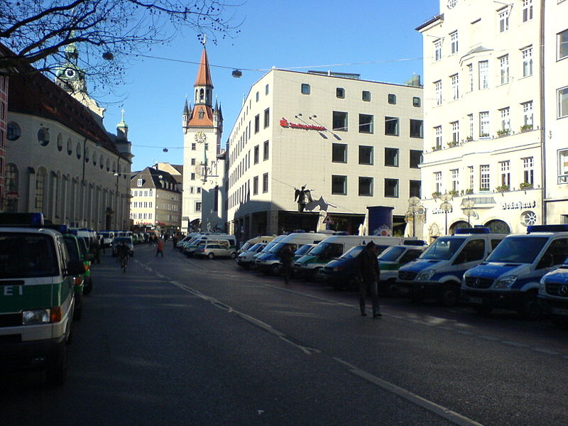 File:SIKO Bereitstellungsraum Polizei.JPG