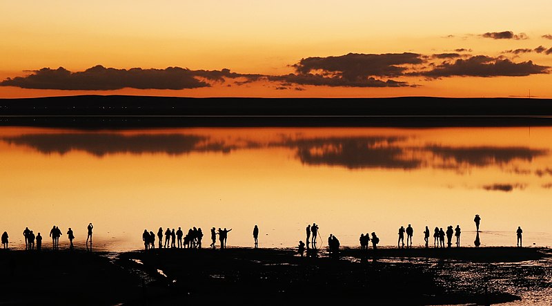 File:Salt Lake, Şereflikoçhisar.jpg