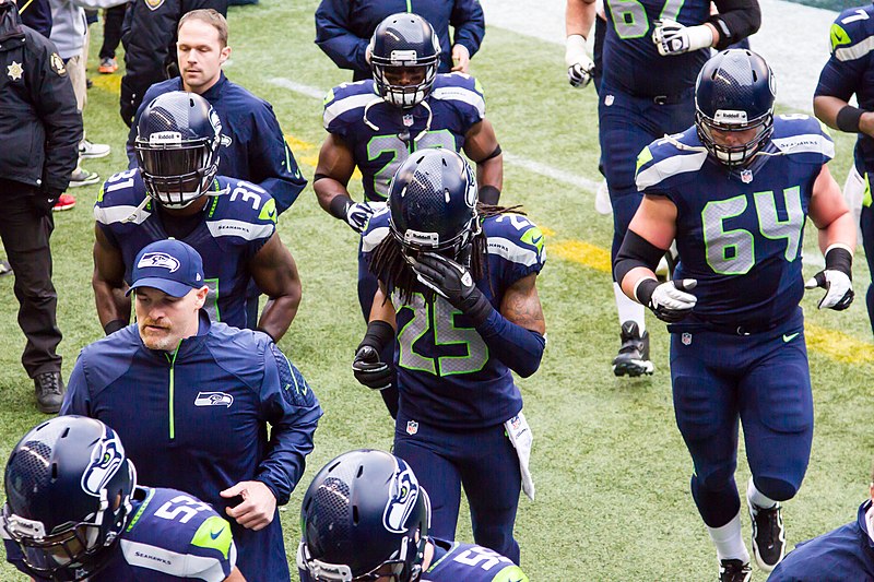 File:Seahawks coaches and players in 2013.jpg